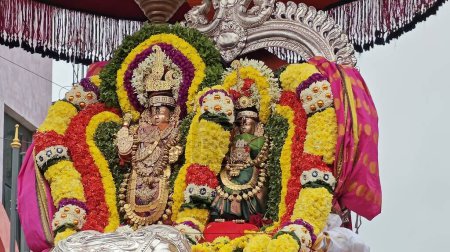 Photo for TAMIL NADU, INDIA - NOVEMBER 26, 2023: Sacred Hindu Gods idols decorated with floral garlands, Arunachalesvara Swamy Temple Karthika Deepam Festival at Thiruvannamalai in Tamil Nadu, India - Royalty Free Image