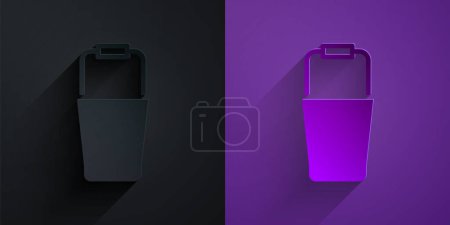Téléchargez les illustrations : Paper cut Sauna bucket icon isolated on black on purple background. Paper art style. Vector - en licence libre de droit