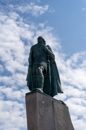 Foto de Reikiavik, Islandia - 06.21.2023: Estatua de Leif Erikson en Reikiavik, Islandia - Imagen libre de derechos