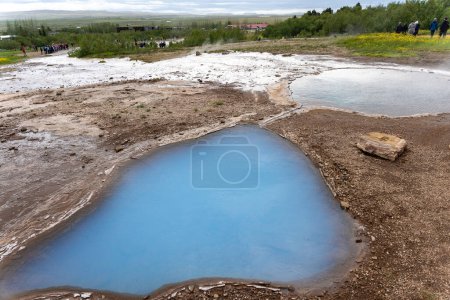 Foto de Ambas piscinas de Blesi Hot Spring en el valle de Haukadalur, Islandia - Imagen libre de derechos