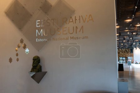Tartu, Estonie 07.20.2023 : Eesti Rahva Muuseum ou signe du Musée national estonien