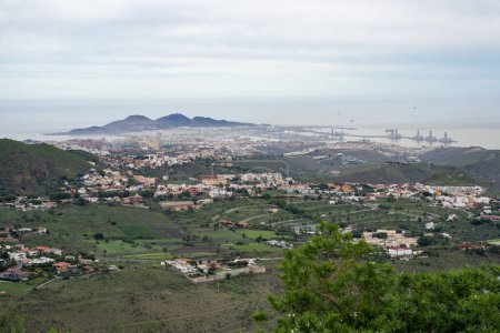 Blick vom Gipfel des Vulkankraters Caldera de Bandama über Gran Canaria