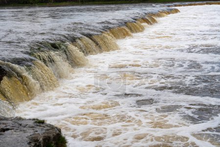 Venta Rapid (Ventas Rumba) cascada en primavera en Kuldiga, Letonia