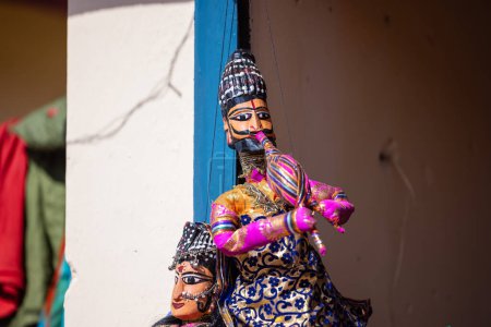 Foto de India colorido Rajasthani marionetas hechas a mano en jodhpur - Imagen libre de derechos