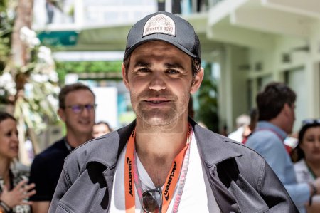 Foto de MIAMI, FLORIDA, EE.UU. 04-07 MAY, 2023: Campeonato Mundial de Fórmula 1. Gran Premio de F1 de Miami. Ex tenista y campeón suizo Roger Federer - Imagen libre de derechos