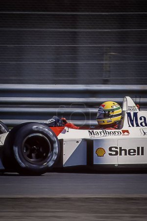 Foto de Imola, Italia. 01 de mayo 1988. Gran Premio de San Marino. Campeonato del Mundo de F1 1988. # 12 Ayrton Senna, brasileño, en su Honda Mclaren. - Imagen libre de derechos