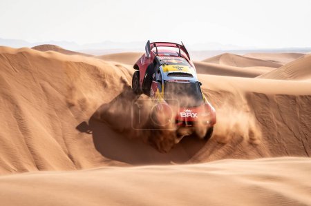 Téléchargez les photos : Yanbu, Arabie Saoudite. 05-19 janvier 2024. 46 Rallye Dakar. # 203, Sébastien Loeb Fabian Lurquin, Prodrive Hunter, BRX Prodrive, dans les dunes. - en image libre de droit