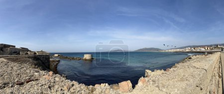Foto de Panorama from Kite surfing around Isla de Tarifa in Spain - Imagen libre de derechos
