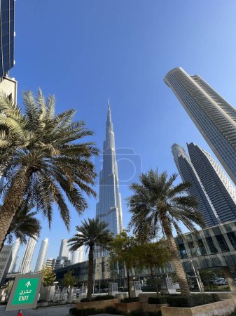 Téléchargez les photos : Centre-ville de Dubaï avec la tour Burj Kalifa aux Emirats Arabes Unis - en image libre de droit