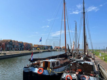 Segelboote im Hafen von Stavoren in Friesland Niederlande