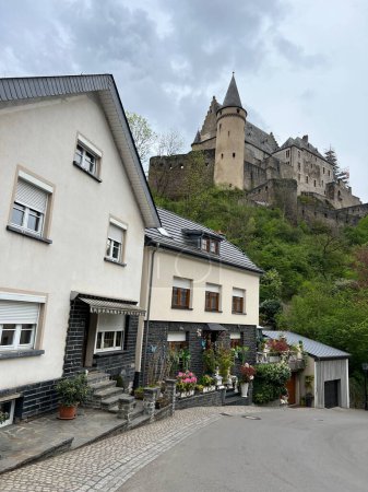 Téléchargez les photos : Le château de Vianden à Vianden Luxembourg - en image libre de droit