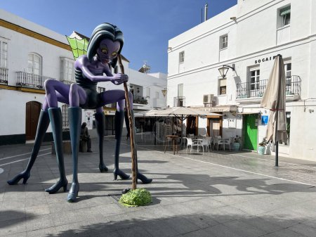 Statue d'Halloween au centre de la vieille ville de Conil de la Frontera en Espagne