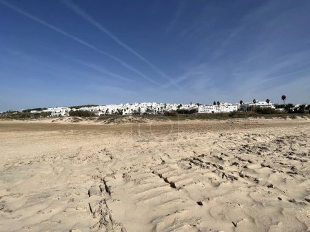 Foto de Playa en la ciudad Conil de la Frontera en España - Imagen libre de derechos