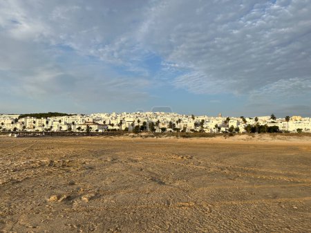 Foto de Playa al atardecer en la ciudad Conil de la Frontera en España - Imagen libre de derechos