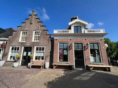 Historische Häuser in der Altstadt von Sloten, Friesland die Niederlande