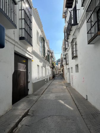 Calle en la ciudad Sanlúcar de Barrameda en Andalucía, España