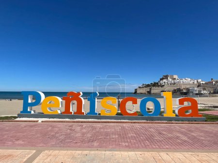 Téléchargez les photos : Signe texte de la ville Peniscola en Espagne - en image libre de droit