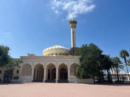 Foto de Mezquita en el barrio histórico de Al Fahidi en Dubai, Emiratos Árabes Unidos - Imagen libre de derechos