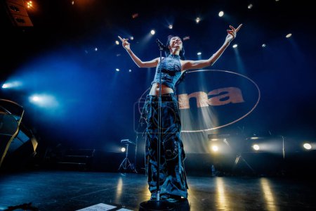 Foto de 21 february 2023. TivoliVredenburg Utrecht, The Netherlands. Concert of Rina Sawayama - Imagen libre de derechos