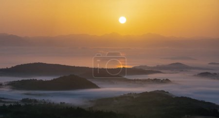 Foto de Panorama de la isla griega de Corfú al amanecer - Imagen libre de derechos