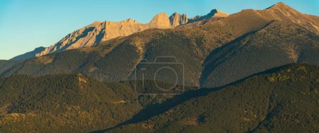 Téléchargez les photos : Mont Olympe massif au coucher du soleil - en image libre de droit