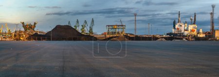 Photo for Large asphalt yard in the seaport - Royalty Free Image