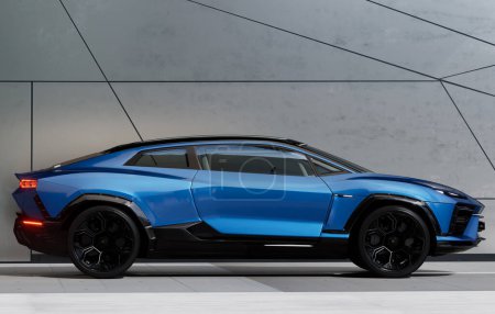 Téléchargez les photos : Lamborghini Lanzador électrique avec jusqu'à 1.360 chevaux - en image libre de droit