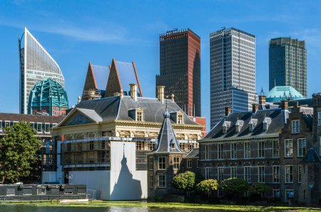 Téléchargez les photos : Urban scene, view of The Hague downtown, the Netherlands - en image libre de droit