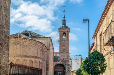 Foto de Antigua iglesia en la localidad de Talavera de la Reina, provincia de Toledo, Castilla La Mancha, centro de España - Imagen libre de derechos