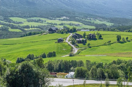 Paysage dans le village de Dombas, Comté d'Innlandet, Norvège