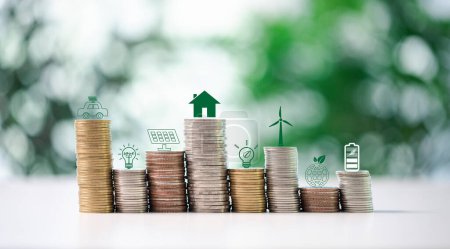 Casa respetuosa con el medio ambiente se hizo más asequible gracias a un crédito fiscal y subvención para la energía solar, destacando los beneficios de la energía renovable frente a las fuentes tradicionales.