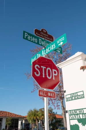 Foto de 20 de noviembre de 2022, San Diego California. Signos históricos de la calle Rancho Santa Fe - Imagen libre de derechos