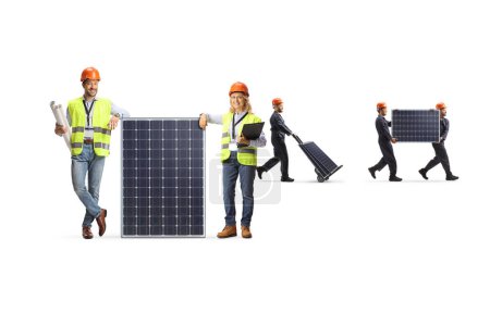 Foto de Ingenieros apoyados en un panel fotovoltaico y trabajadores portando paneles aislados sobre fondo blanco - Imagen libre de derechos