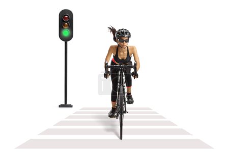 Téléchargez les photos : Femme cycliste à un passage pour piétons isolé sur fond blanc - en image libre de droit