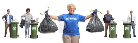 Téléchargez les photos : Les gens recyclent les matériaux et les femmes bénévoles tenant des sacs en plastique isolés sur fond blanc, sauver la planète concept - en image libre de droit