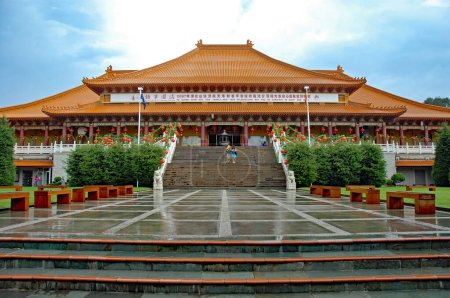 Foto de Berkeley, Nueva Gales del Sur, Australia: El templo principal en el templo de Fo Guang Shan Nan Tien, un templo Buddhist cerca de Wollongong, Australia. - Imagen libre de derechos