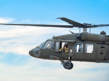 Téléchargez les photos : Un hélicoptère militaire américain. Combat US air force - en image libre de droit