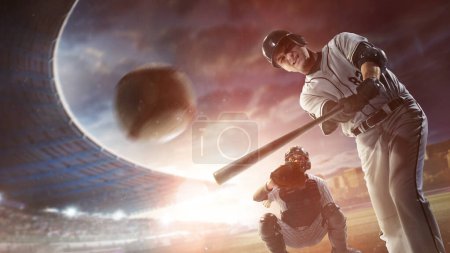 Foto de Jugadores de béisbol profesionales en acción en la gran arena - Imagen libre de derechos