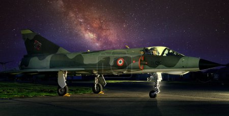Téléchargez les photos : Elvington, York, Royaume-Uni, mars 2023. Le Dassault Mirage III est une famille d'avions de chasse monomoteurs / bimoteurs développés et fabriqués par la compagnie aérienne française Dassault Aviation.. - en image libre de droit