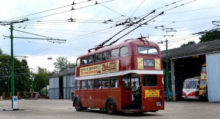 Foto de Santoft, Lincolnshire, UK, Trolley bus museum, 15 de septiembre de 2023. Trolley bus museum 1940's period open day. Autobuses y trolebuses recogidos de todo el Reino Unido. - Imagen libre de derechos