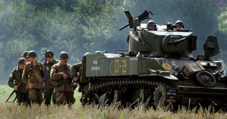 Téléchargez les photos : Victory Show. Leicester, Royaume-Uni, septembre 2023.. Deuxième guerre mondiale spectacle d'histoire vivante et spectacle aérien. Le M3 Stuart / Light Tank M3 était un char léger américain de la Seconde Guerre mondiale. - en image libre de droit