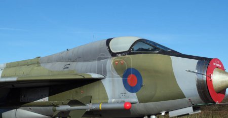 Foto de Newark air museum, Newark, Nottinghamshire, Reino Unido. Febrero de 2024. The English Electric Lightning es un avión de combate británico que sirvió como interceptor durante los años 1960, 1970 y finales de 1980.. - Imagen libre de derechos