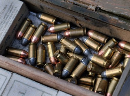 Guns and ammunition of world war 2. 9mm pistol and sub-machine gun rounds.