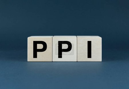 Índice de precios de los productores de IBP. Los cubos forman la palabra PPI Producer Price Index. Concepto de negocio Índice de precios de los productores de IBP