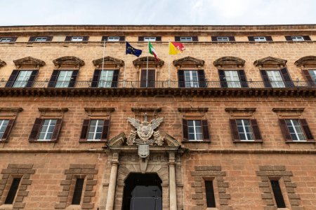 Façade du Palazzo dei Normanni ou Palais Royal dans la vieille ville de Palerme, Sicile, Italie