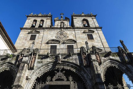 Foto de Fachada de la Catedral de Braga en el casco antiguo de Braga, Portugal - Imagen libre de derechos