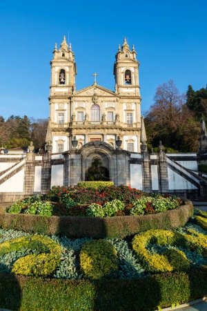 Foto de Fachada del Santuario de Bom Jesus do Monte y Largo do Pelicano, Braga, Portugal - Imagen libre de derechos