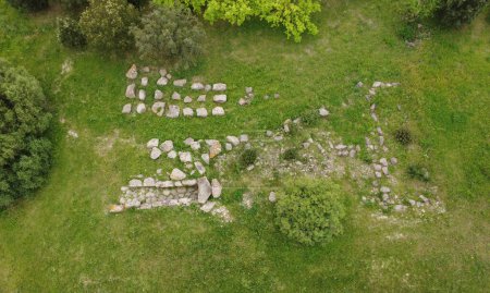 Grab der Nuraghen-Giganten sa sedda e Sa Caudeba in Collinas in Mittelsardinien