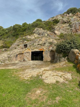 Domus de Janas von Montessu pränuraghische und nuraghische Nekropole von villaperuccio südlich von Sardinen