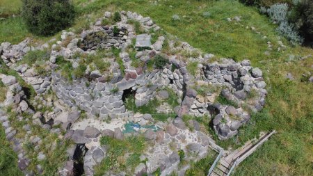 Foto de Ruinas de un criadero visto desde arriba tomadas durante las excavaciones - Imagen libre de derechos